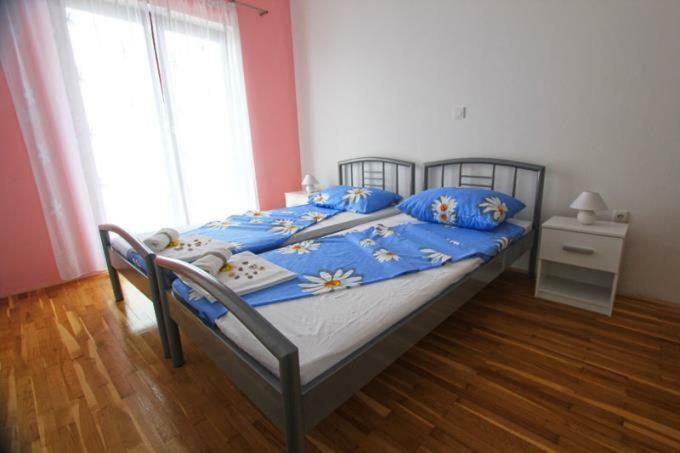 Ante Apartment *