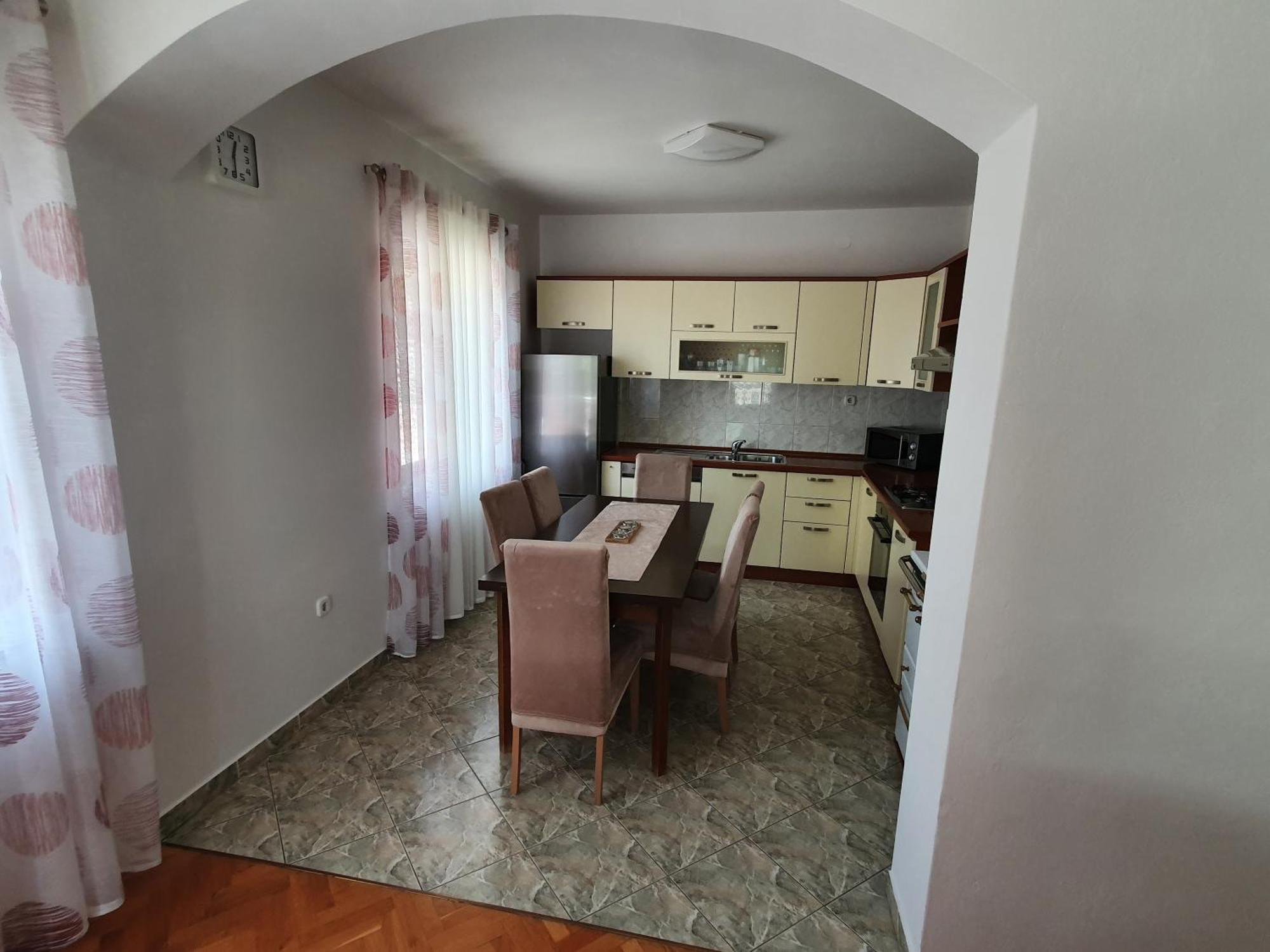 Apartment Ante